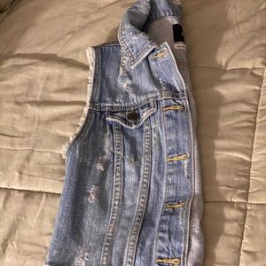 Denim sleeveless jacket
